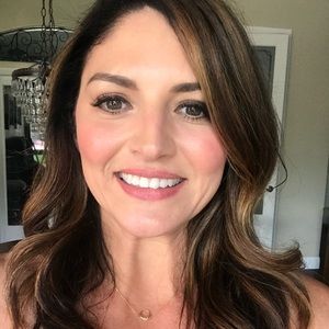 Meet your Posher, Dina